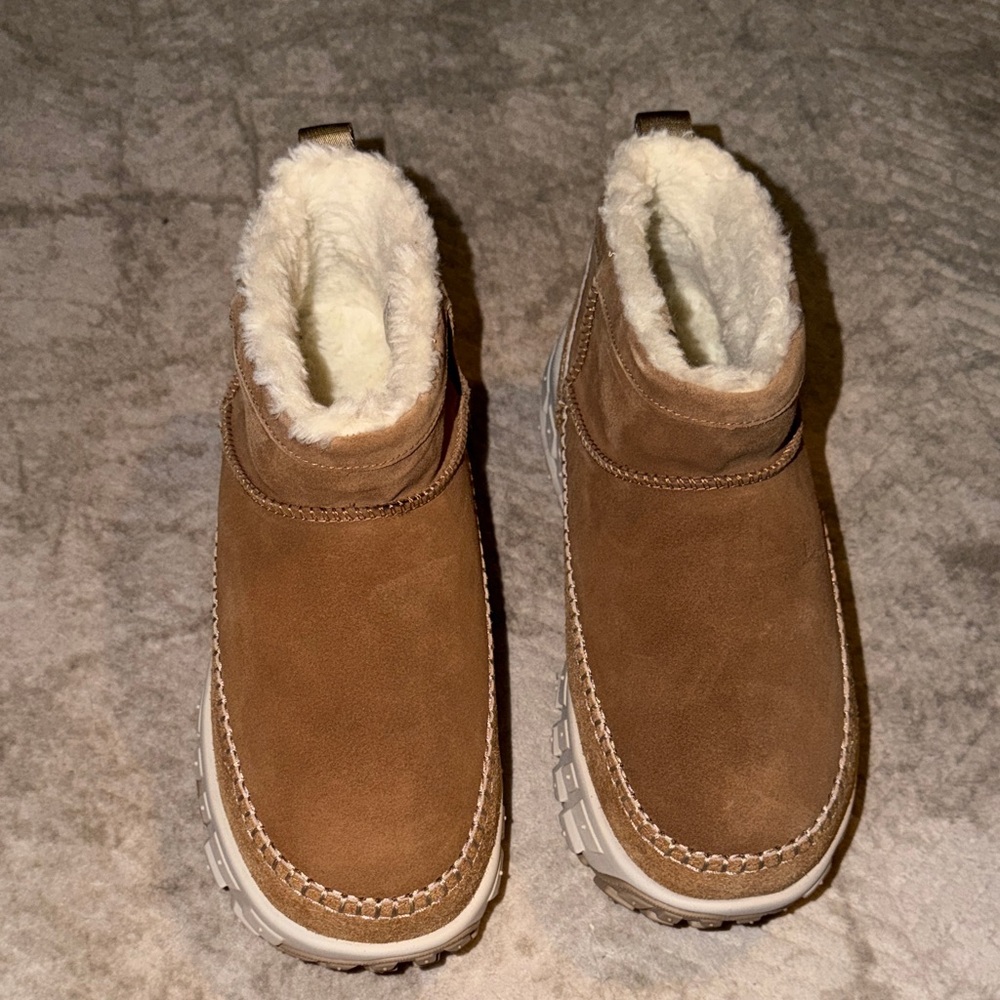 UGG® All-Gender Venture Daze Ultra Mini Boot - Chestnut - Picture 4 of 8